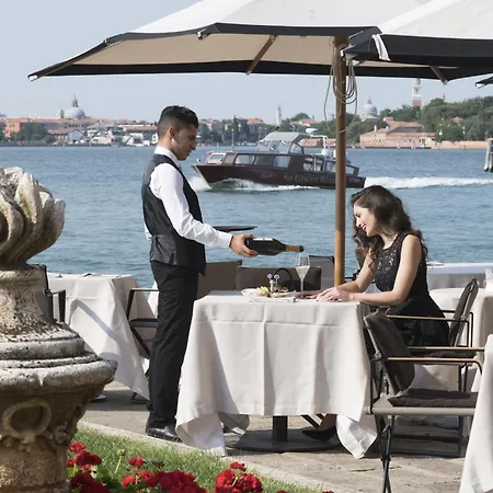 Отель San Clemente Palace Венеция