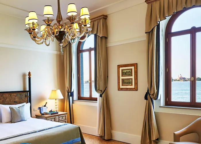 فندق San Clemente Palace البندقية